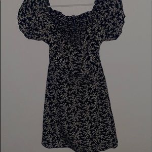 Black floral vintage dress. Size SMALL!
